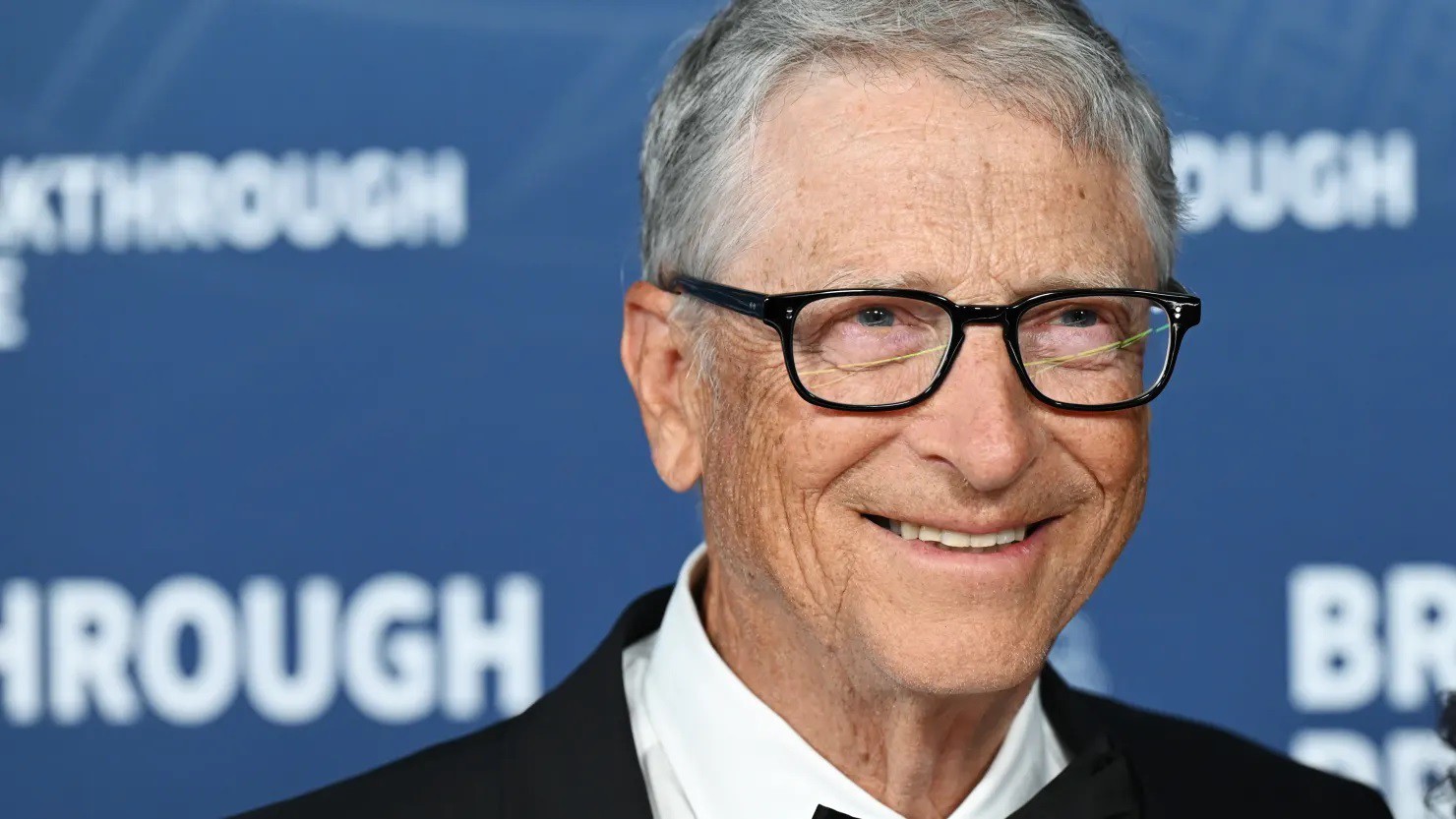 Bill Gates tại Lễ trao giải thưởng đột phá lần thứ 11 được tổ chức tại Barker Hanger vào ngày 5/4/2025 tại Santa Monica, California.