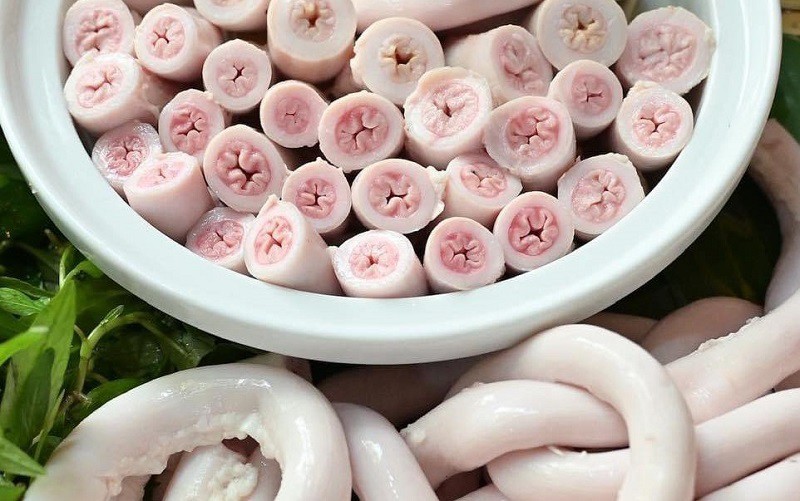 Nhiều người cho rằng lòng se điếu là bộ phận ngon nhất và đắt nhất của con lợn vì độ hiếm của nó.