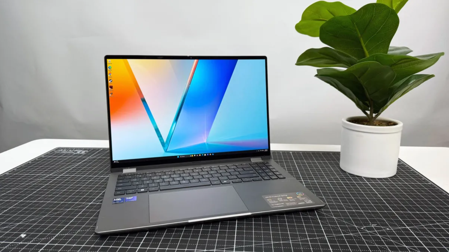 Asus Vivobook 16 Flip.