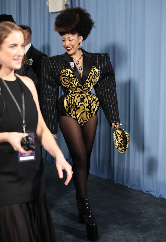 Các thiết kế "nghệ thuật may đo" cao cấp tỏa sáng ở Met Gala 2025 - 2