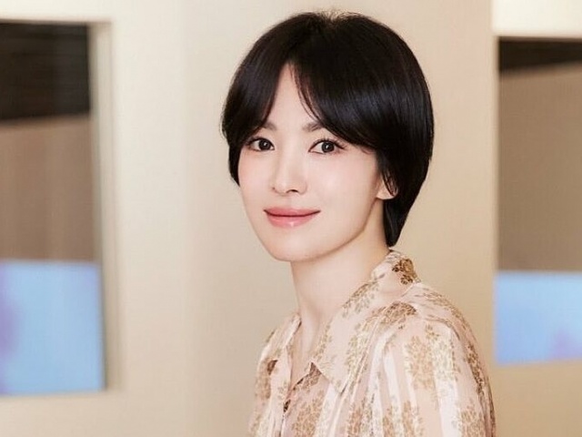 4 kiểu tóc ngắn hack tuổi của Song Hye Kyo