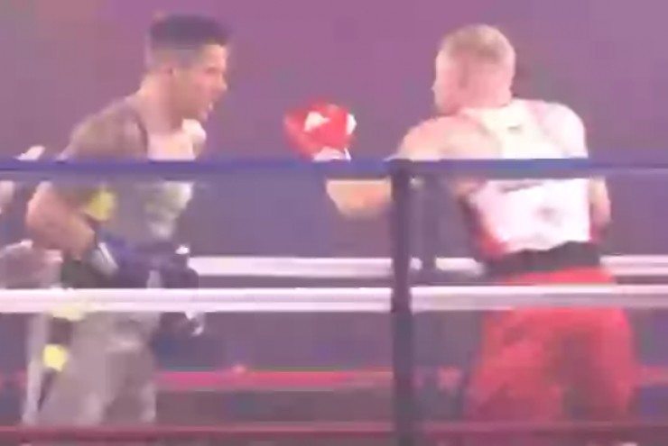 Lính thủy đánh bộ Anh so tài boxing với lính Mỹ, kết quả gây sửng sốt