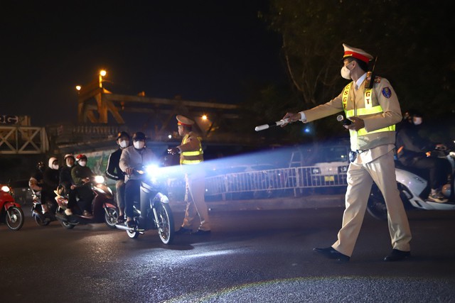 Nếu không đồng tình với kết quả đo nồng độ cồn, tài xế có quyền yêu cầu kiểm tra lại tại chỗ.