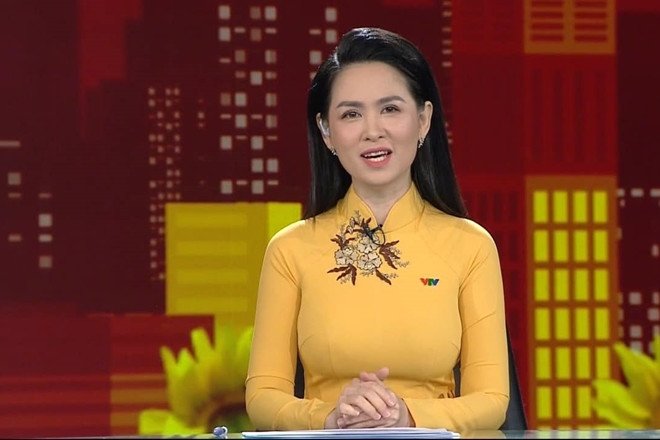 BTV Thúy Hằng dành thời gian đào tạo, hướng dẫn các bạn trẻ yêu thích nghề MC.