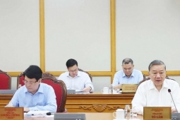 Thông báo chủ trương của Bộ Chính trị, Ban Bí thư về dự kiến nhân sự chủ chốt các địa phương