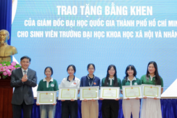 ĐHQG TP HCM tặng bằng khen cho sinh viên nhường chỗ cho cựu chiến binh