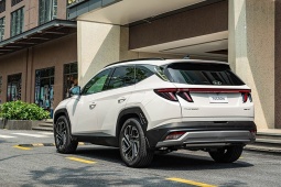 Giá xe Hyundai Tucson niêm yết và lăn bánh tháng 5/2025