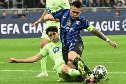 " Giáo sư " Wenger tố tiền đạo Inter Milan ăn vạ, chỉ trích trọng tài thổi phạt đền Barca