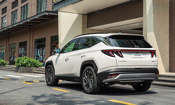 Giá xe Hyundai Tucson niêm yết và lăn bánh tháng 5/2025 - 6