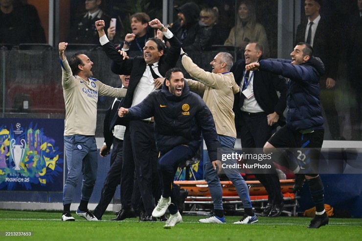 HLV Inzaghi và các cầu thủ đang hướng tới chức vô địch Champions League lần thứ 4 trong lịch sử đội bóng