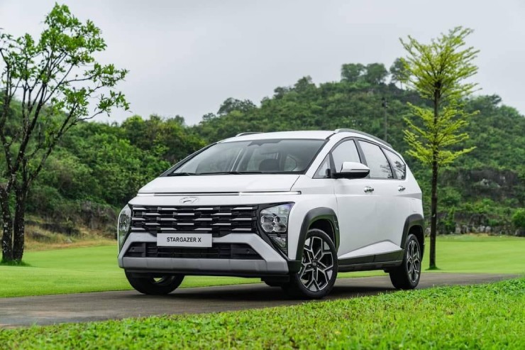 So kè Hyundai Stargazer X và Toyota Veloz Cross: MPV nào trội hơn? - 1