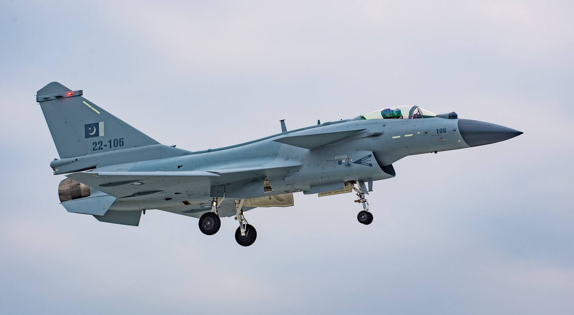 Pakistan đã mua ít nhất 20 tiêm kích J-10 từ Trung Quốc nhằm đối phó các chiến đấu cơ Rafale của Ấn Độ. Ảnh: Reuters.