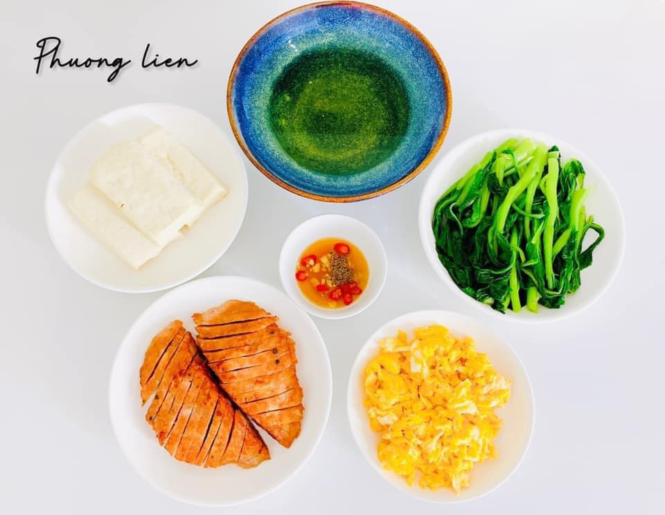 &nbsp;Chả sụn chiên giòn - Trứng đảo bông - Rau cải ngọt luộc - Đậu phụ chấm mắm ớt