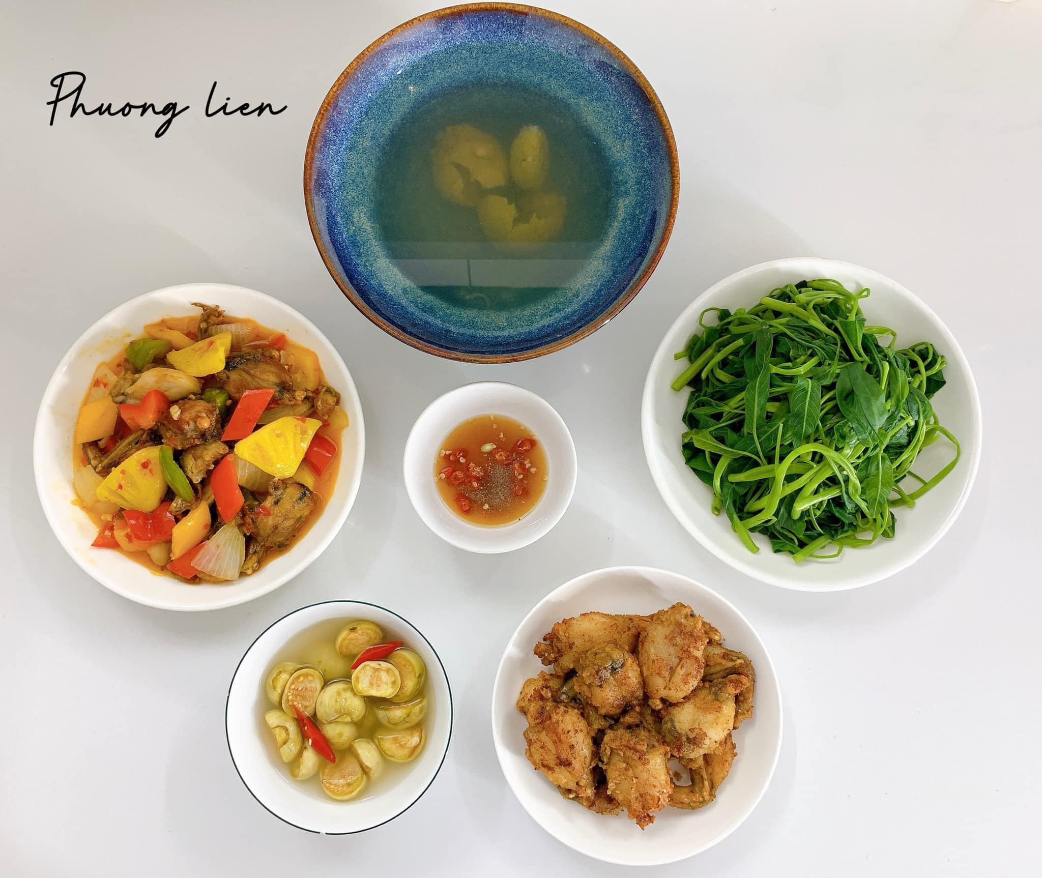 Ếch tẩm bộy - Ếch xào chua ngọt - Rau muống luộc - Cà muối