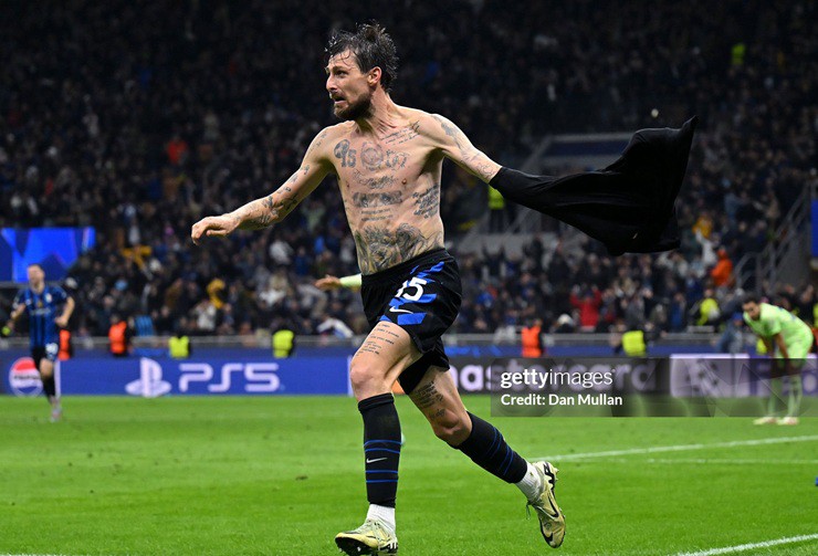 Bàn gỡ của Acerbi giúp Inter Milan như "trở về từ cõi chết"