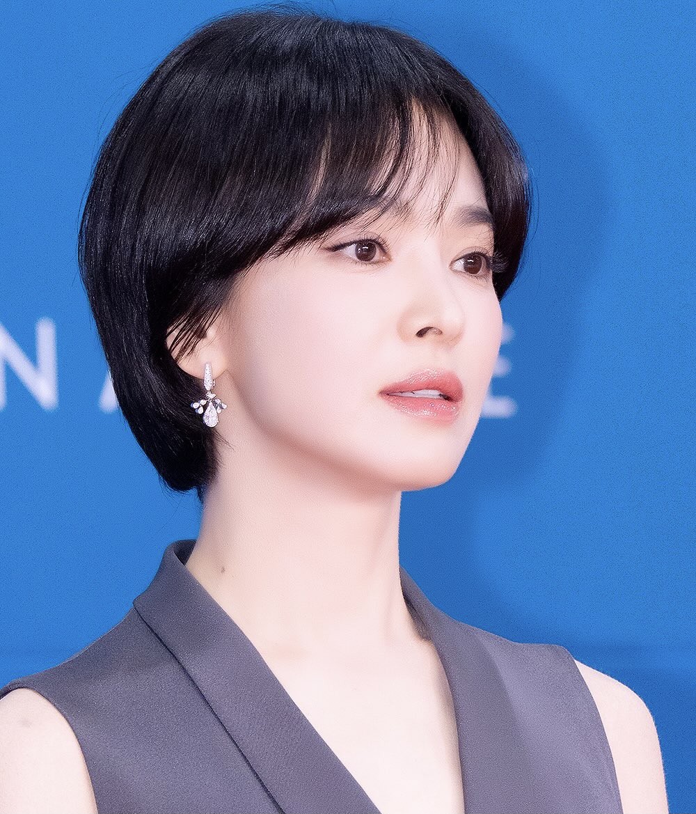 Song Hye Kyo, IU, Suzy đẹp lộng lẫy với trang sức đắt giá - 1