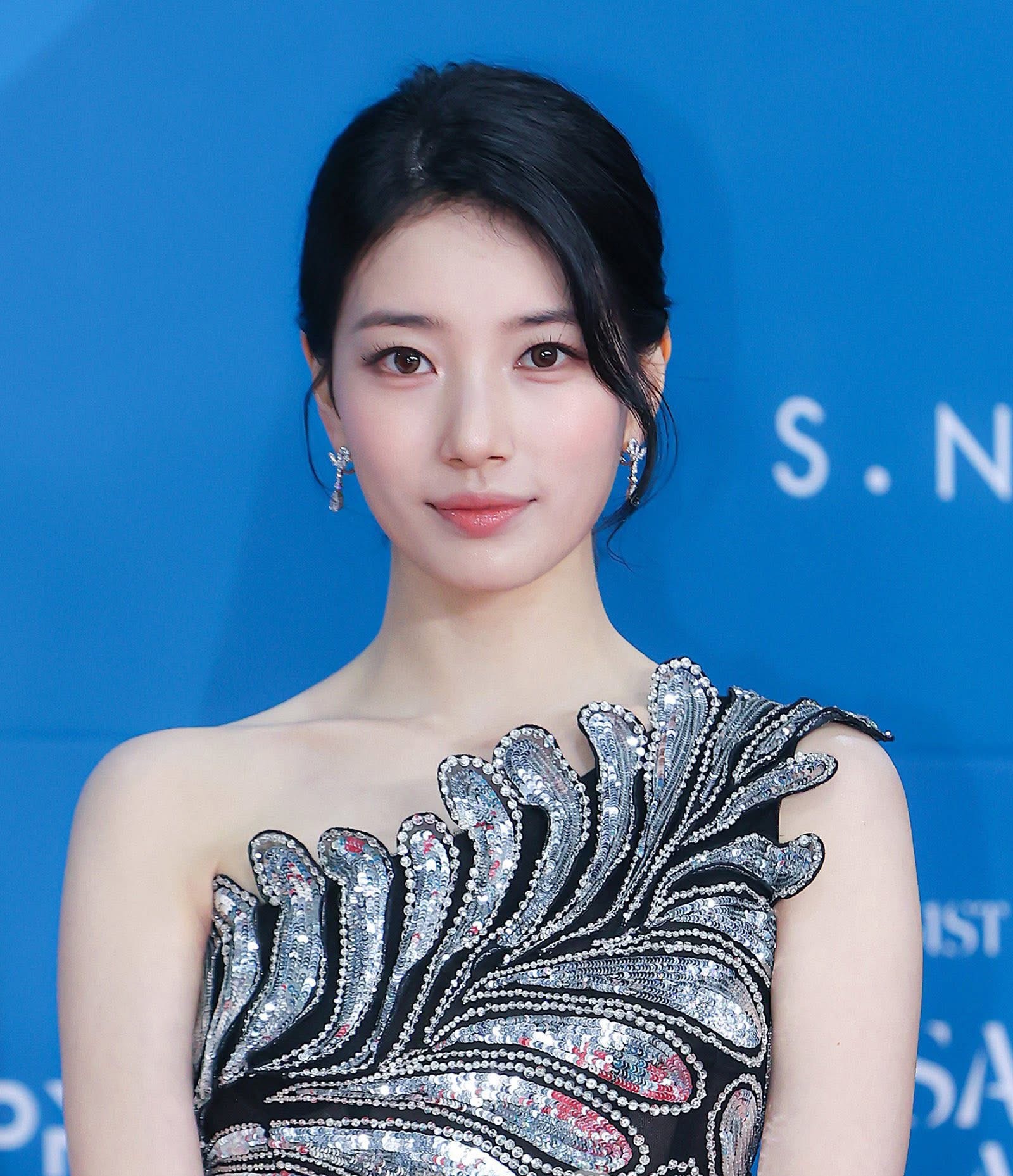 Song Hye Kyo, IU, Suzy đẹp lộng lẫy với trang sức đắt giá - 6