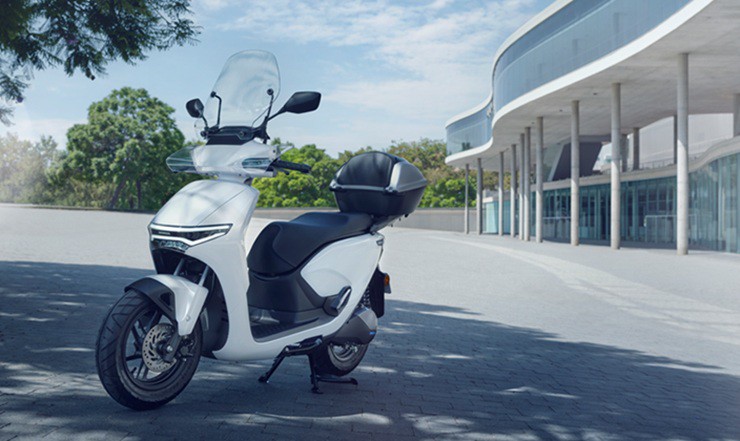 Honda CUV e: 2025 – Mẫu xe tay ga điện mới vừa chính thức được ra mắt - 1