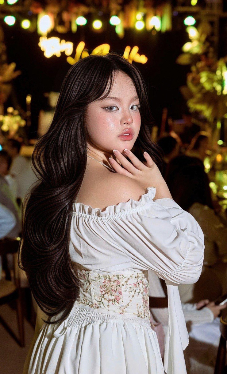 Con gái siêu mẫu Thúy Hạnh tròn 18 tuổi: Nhan sắc tựa Thư Kỳ, sở hữu một điểm y hệt mẹ hồi trẻ chứng tỏ gen nhà nòi cực mạnh - 4
