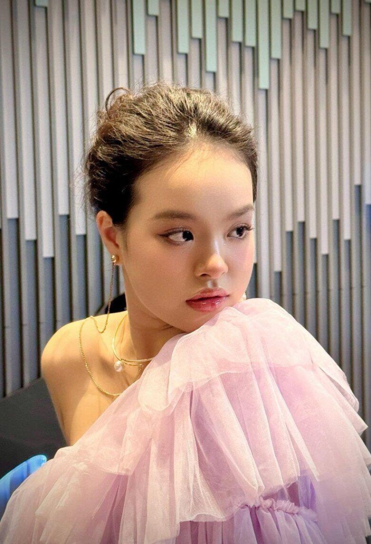 Con gái siêu mẫu Thúy Hạnh tròn 18 tuổi: Nhan sắc tựa Thư Kỳ, sở hữu một điểm y hệt mẹ hồi trẻ chứng tỏ gen nhà nòi cực mạnh - 7