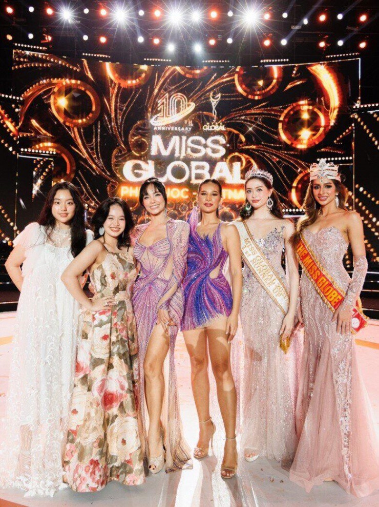 Con gái siêu mẫu Thúy Hạnh tròn 18 tuổi: Nhan sắc tựa Thư Kỳ, sở hữu một điểm y hệt mẹ hồi trẻ chứng tỏ gen nhà nòi cực mạnh - 12