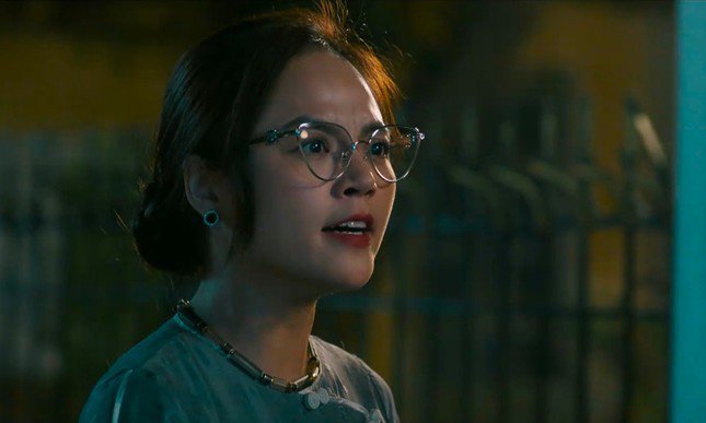 Cô liên tục gây sức ép lên con trai.