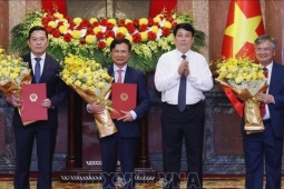 Chủ tịch nước Lương Cường trao quyết định bổ nhiệm 3 Phó Chủ nhiệm Văn phòng Chủ tịch nước