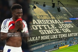 Saka bỏ lỡ khó tin khiến Arsenal thua, CĐV PSG chế giễu không bằng Antony