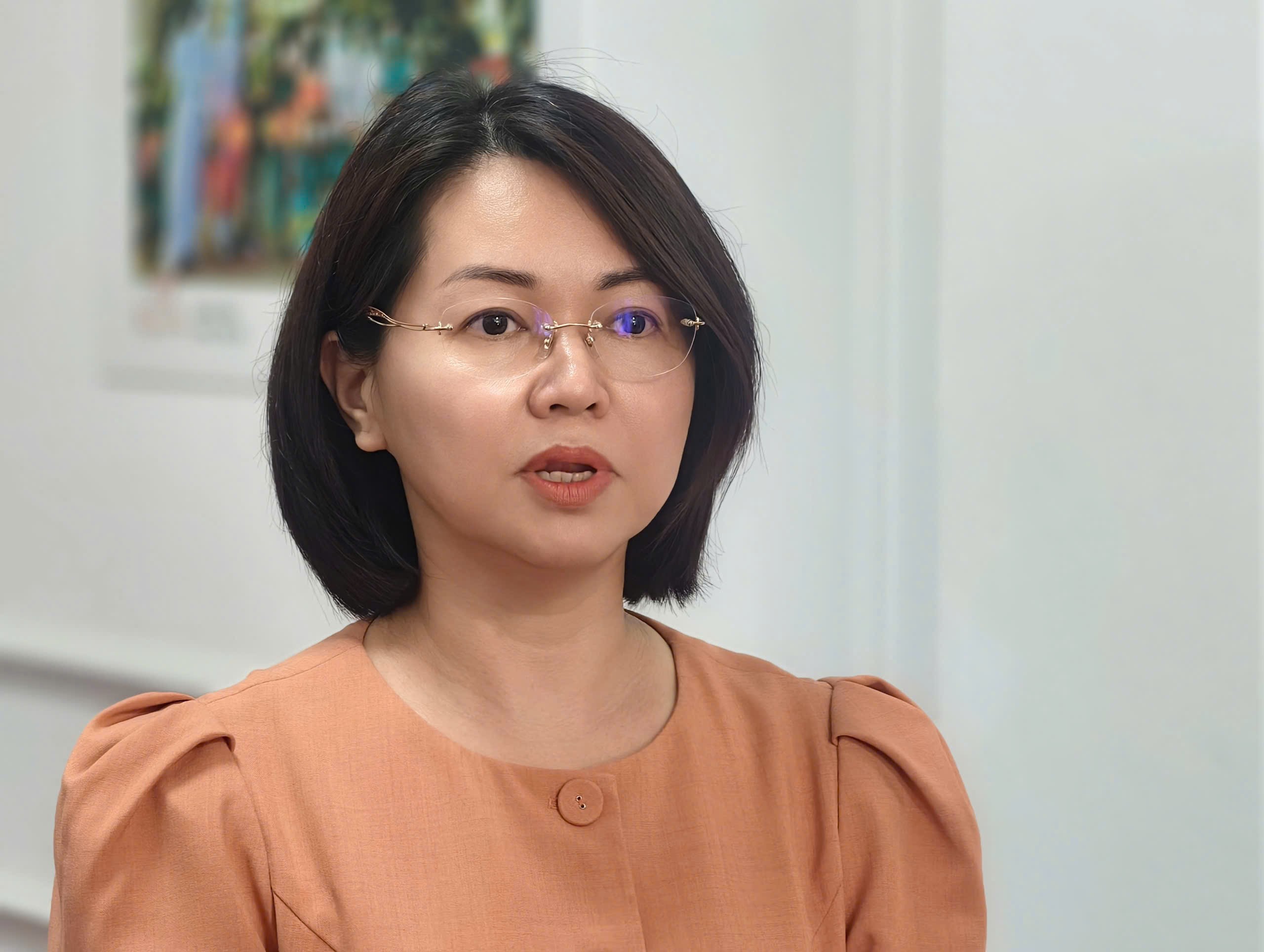Bà Trần Việt Nga, Cục trưởng Cục An toàn thực phẩm (Bộ Y tế).