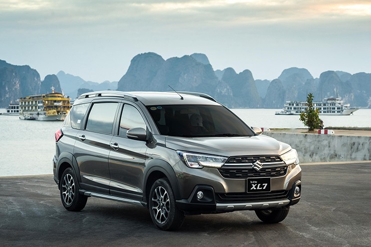 Giá xe Suzuki XL7 tháng 5/2025, ưu đãi 50% phí trước bạ và tặng phụ kiện - 2