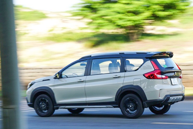 Giá xe Suzuki XL7 tháng 5/2025, ưu đãi 50% phí trước bạ và tặng phụ kiện - 12