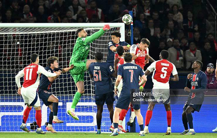 Donnarumma khiến các chân sút của Arsenal nản lòng