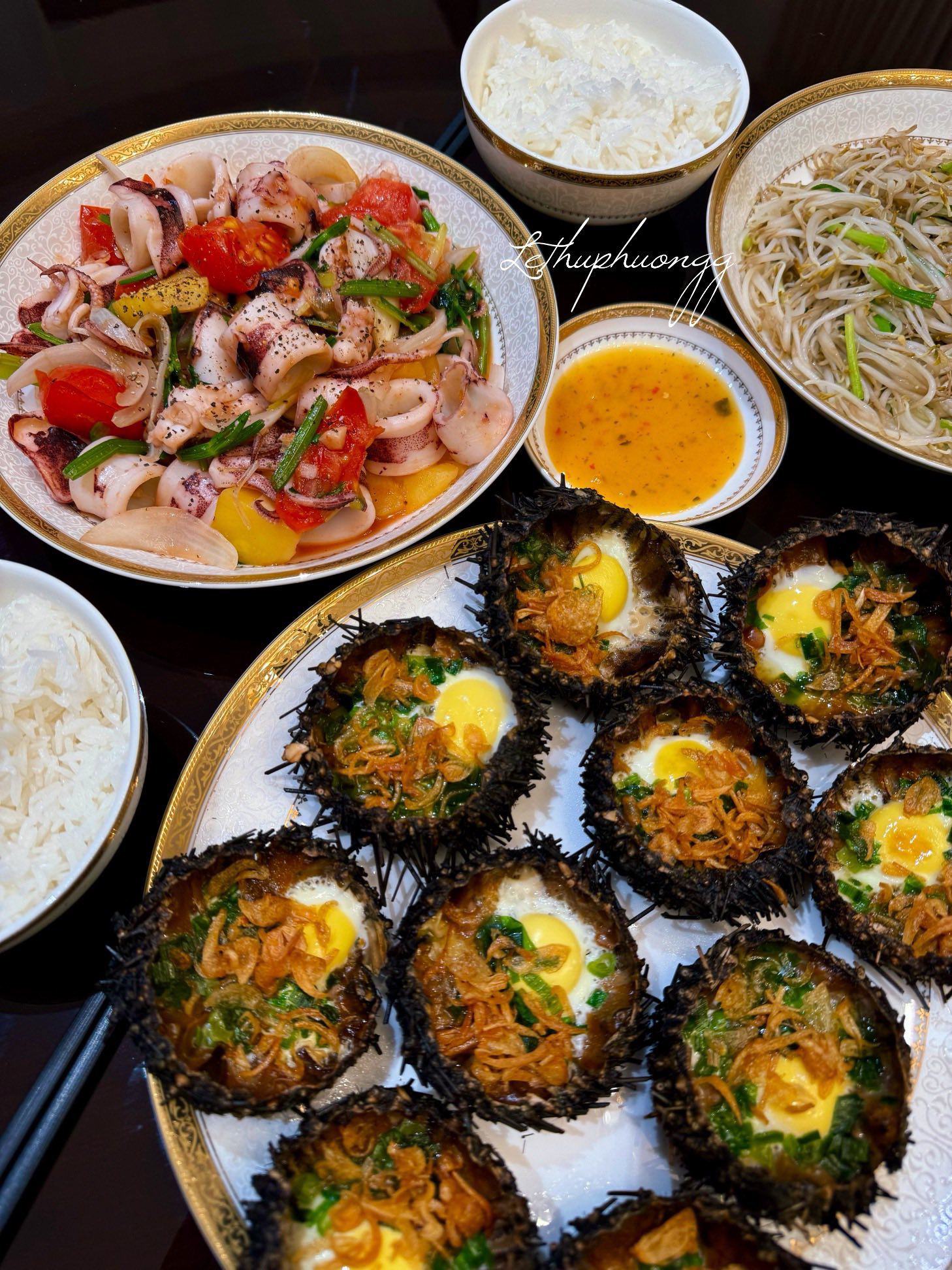 Nhum nướng trứng cút mỡ hành - Mực ống xào cần tỏi - Giá đỗ xào