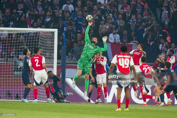 Donnarumma trở thành ác mộng của hàng công Arsenal