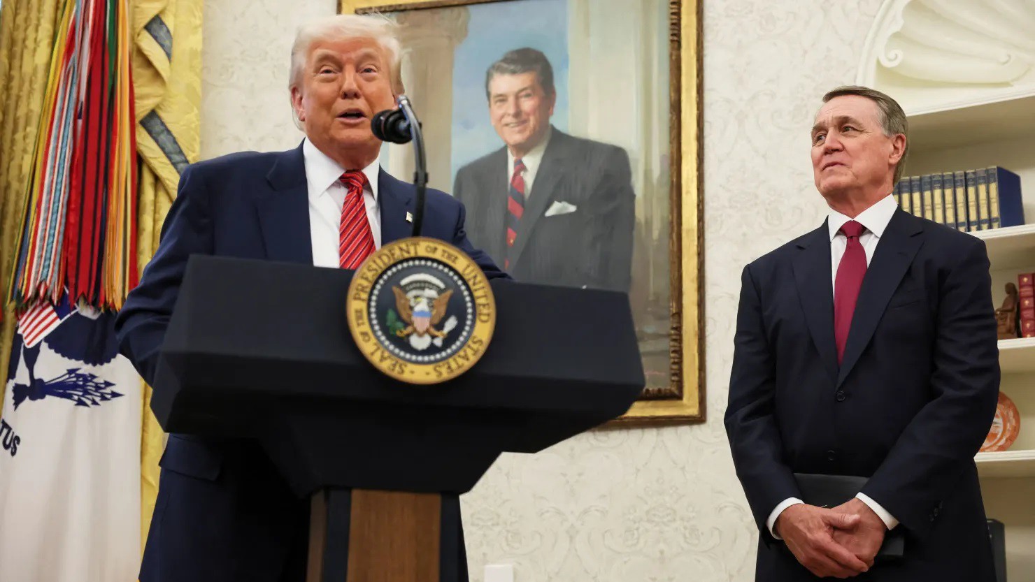 Ông Trump khẳng định cứng rắn về thuế quan với Trung Quốc trước thềm đàm phán thương mại - 1