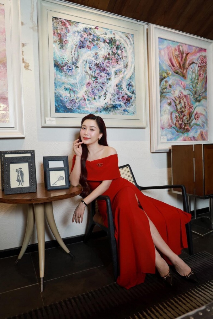 Nữ MC ăn món lòng se điếu hút 4 triệu lượt xem: 40 tuổi vẫn trẻ như gái đôi mươi, là "phú bà" miền Tây - 3