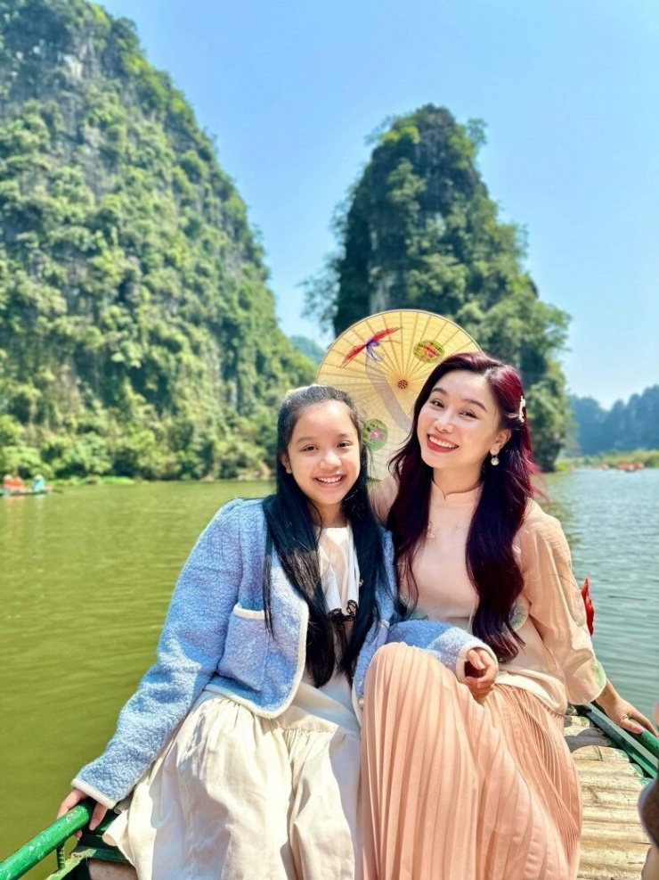 Nữ MC ăn món lòng se điếu hút 4 triệu lượt xem: 40 tuổi vẫn trẻ như gái đôi mươi, là "phú bà" miền Tây - 7