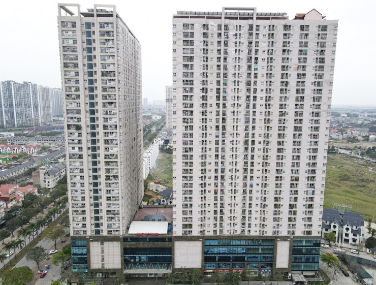 Tòa nhà cao 34 tầng khiến việc xác định chính xác nơi phát tán tiền gặp khó khăn.&nbsp;