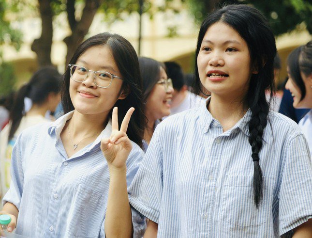 Kỳ thi tốt nghiệp THPT năm 2025 đặc biệt hơn các năm trước, là năm đầu tiên tổ chức Kỳ thi và tuyển sinh đầu cấp theo Chương trình GDPT 2018 với nhiều đổi mới.