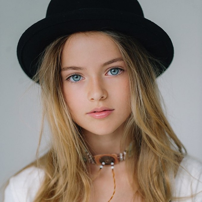Kristina Pimenova đã chụp hình cho nhiều thương hiệu thời trang từ khi còn nhỏ.