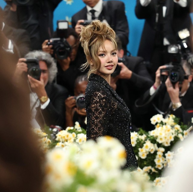 Met Gala 2025 là lần đầu tiên Lisa tham dự sự kiện này.