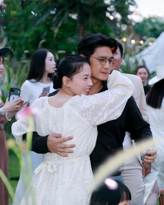 Ngô Thanh Vân bên chồng trong tiệc mừng sinh nhật hồi tháng 2.