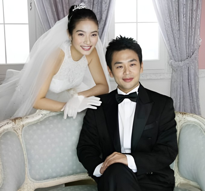 Lee Min Young và chồng trong ngày cưới. Ảnh: Nate