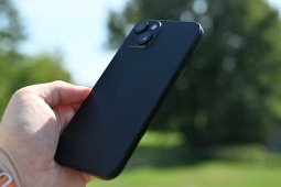 Apple  tra tấn  iPhone ra sao trước khi tung ra thị trường?