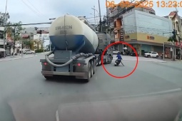 Clip: Xe máy drift nhanh như chớp, tránh cú ôm cua bất ngờ của xe bồn