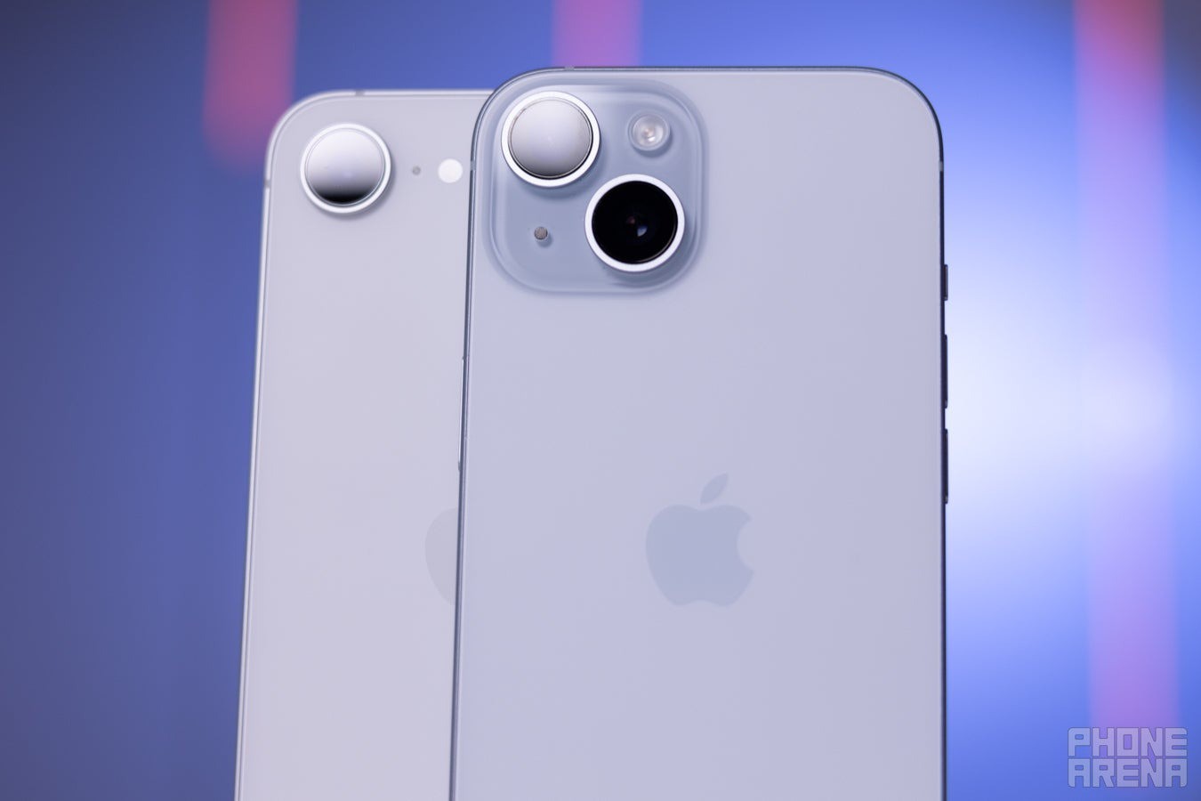iPhone 15 có hệ thống camera kép, trong khi iPhone 16e chỉ có camera đơn 48MP.