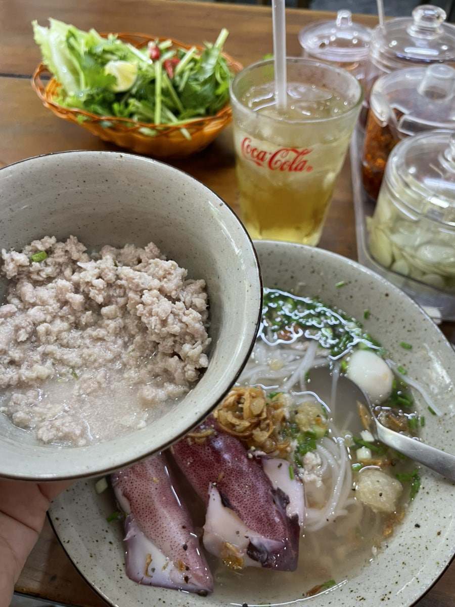 Khách Hàn lần đầu thử món này, ăn hết sạch cả bát - 4