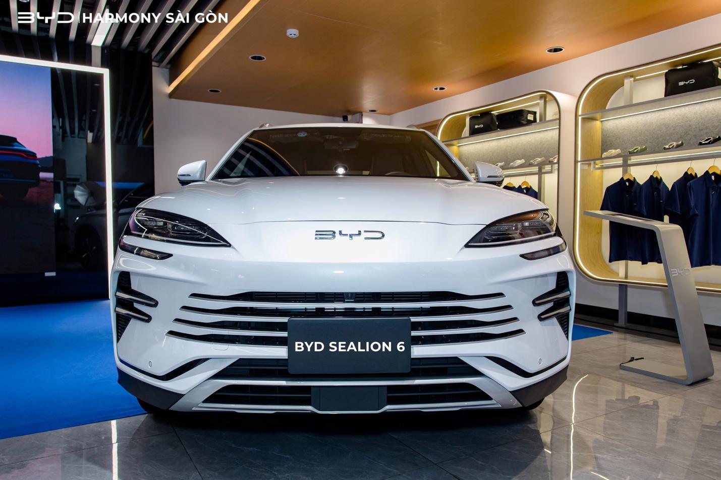 Khám phá BYD Sealion 6 cùng BYD Harmony Sài Gòn tại Thiso Mall Sala - 1