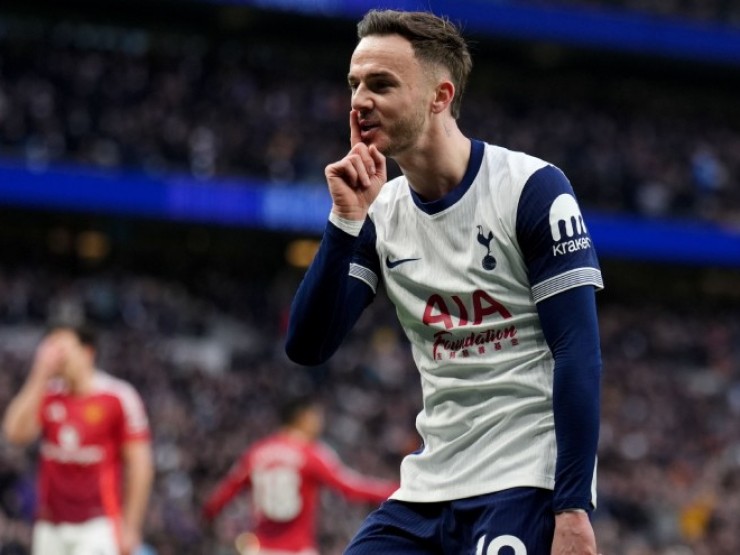 MU đón tin vui trước chung kết Europa League: Tottenham mất "nhạc trưởng" Maddison