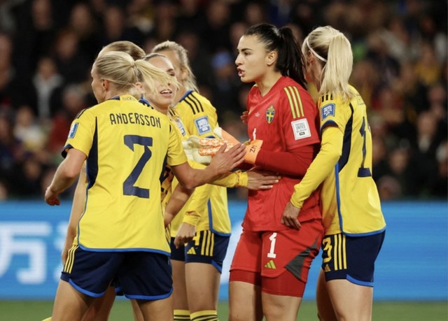 Thụy Điển vào bán kết World Cup 2023 với sự xuất sắc của thủ môn Zerica Musovic (1)